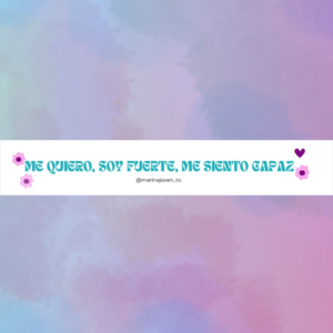 Pulsera de tela «Me Quiero», con diseño gráfico multicolor.